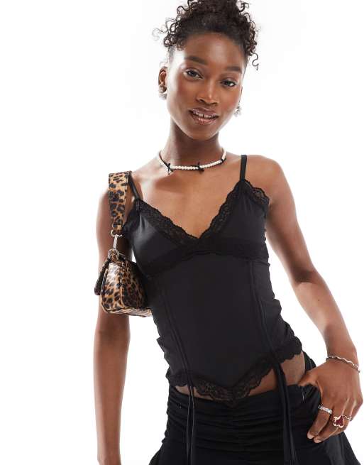 Reclaimed Vintage – Camisole in Schwarz mit Spitzenborte und Zipfelsaum