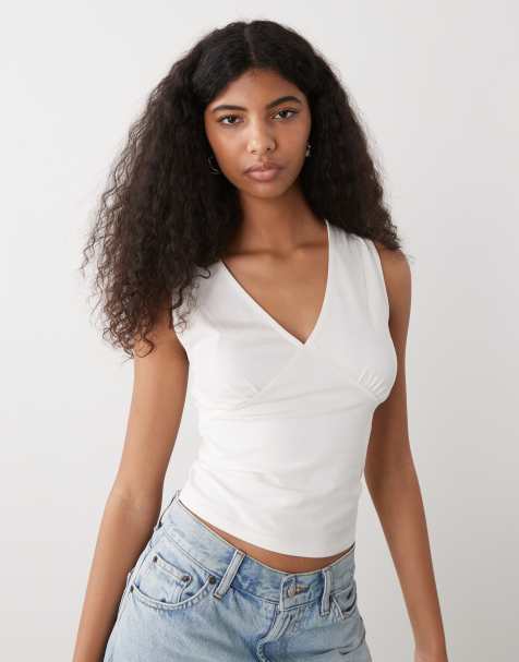 Reclaimed Vintage – Camisole-Top in Weiß mit V-Ausschnitt und gerafftem Dekolleté - view 1