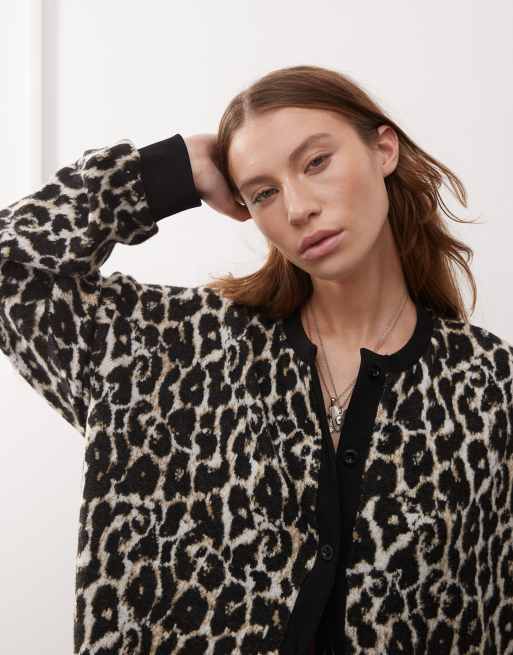 Reclaimed Vintage - Cardigan med knapper og leopardprint