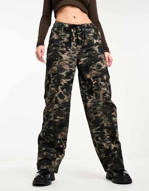 Reclaimed Vintage – Cargohose im 2000er-Stil in Schwarz mit Grunge-Military-Muster , 4 von 4