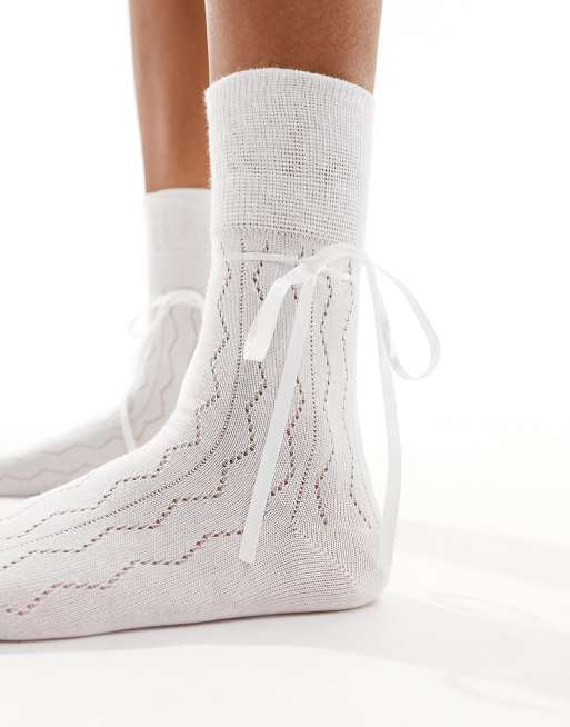 Reclaimed Vintage Chaussettes avec n uds Blanc ASOS