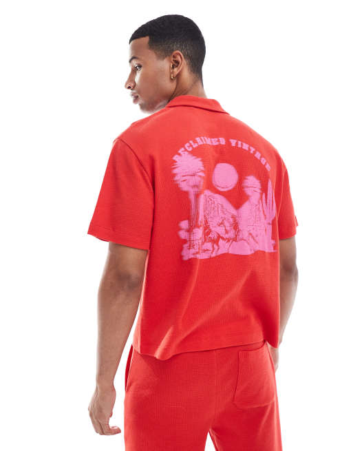 Reclaimed Vintage - Chemise en jersey avec imprimé rodéo dans le dos - Rouge