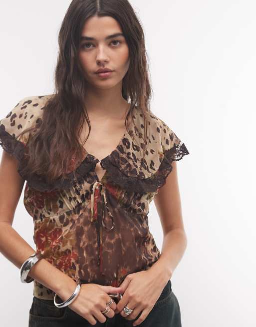 Reclaimed Vintage chiffon tea-top med spetskant i animal- och blommönster, 1 av 4