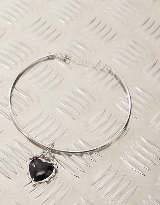Reclaimed Vintage choker necklace with black heart pendant, 2 of 4