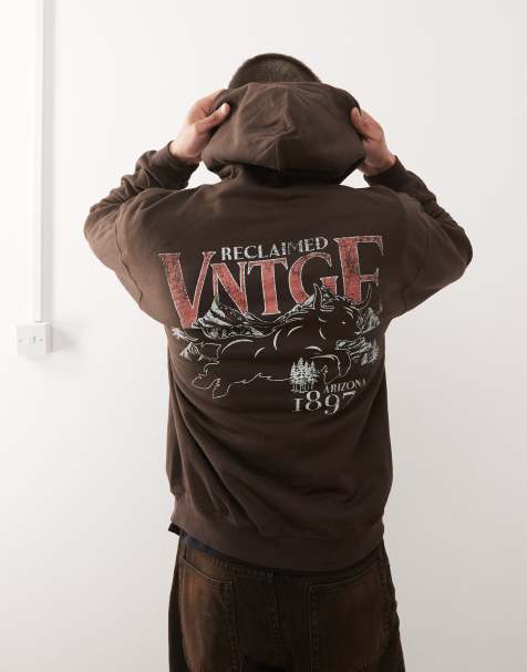 Reclaimed Vintage – Chokladbrun huvtröja i oversized fit med tryck baktill - view 1