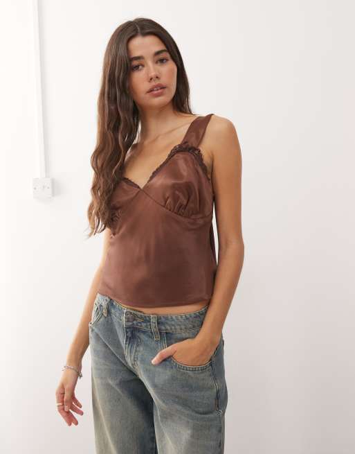Reclaimed Vintage - Chokoladebrun cami-top med blondekant i satin