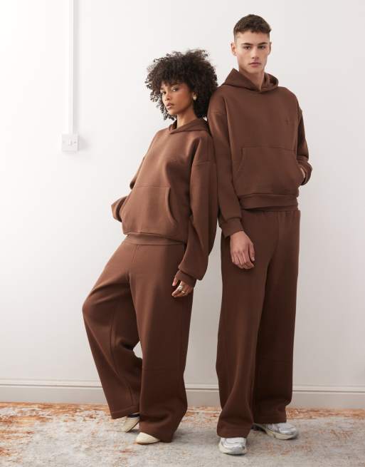 Reclaimed Vintage - Chokoladebrunt unisex-sæt i kraftigt materiale