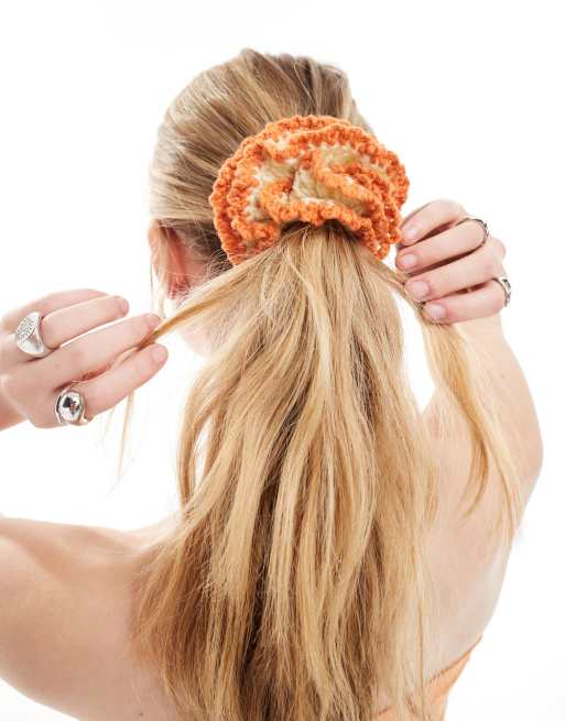 Reclaimed Vintage - Chouchou en maille crochetée - Orange