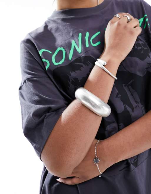 Reclaimed Vintage chunky molten bangle pack in silver, 4 of 4