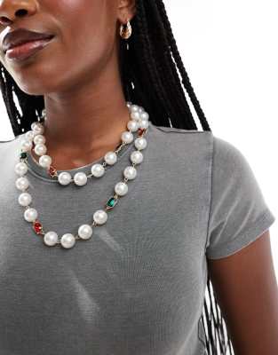 Reclaimed Vintage - Collana con perle a strati e pietre colorate