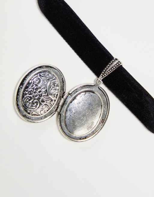 Reclaimed Vintage - Collarino unisex in velluto con medaglione argentato, 2 di 4
