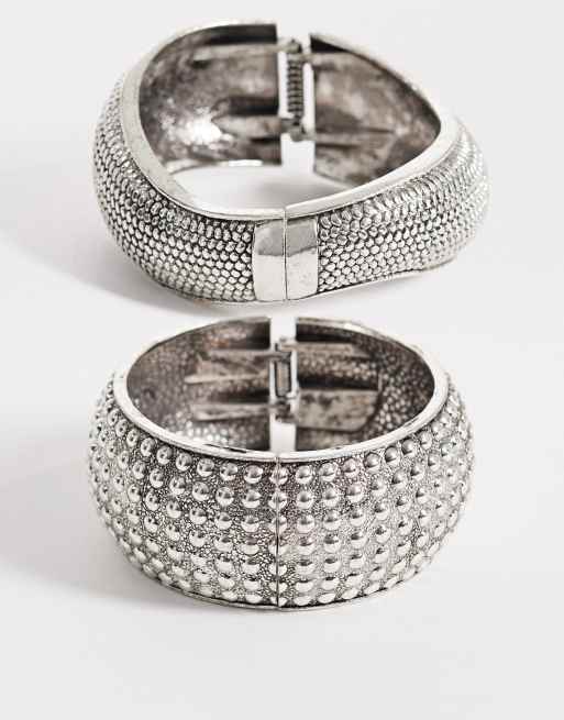 Reclaimed Vintage - Confezione multipack di bracciali rigidi tonalità argento brunito
