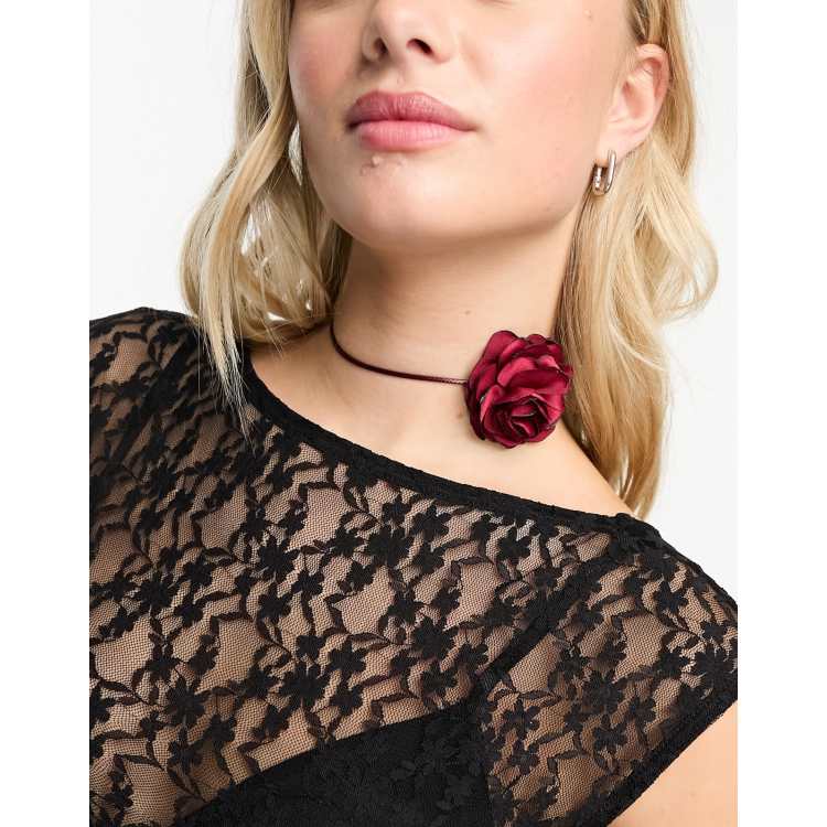 Red flower store choker