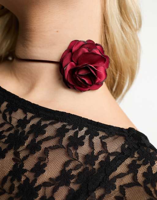 Reclaimed Vintage corsage flower choker necklace in dark red, 2 of 4