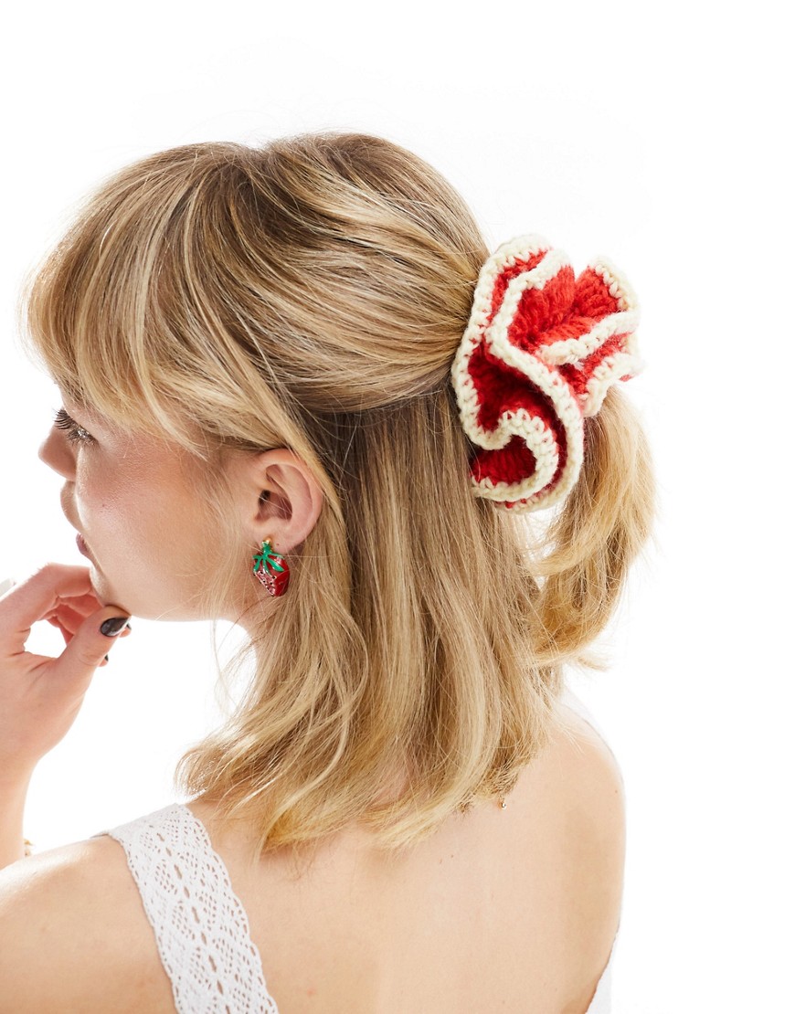 crochet scrunchie in white and red