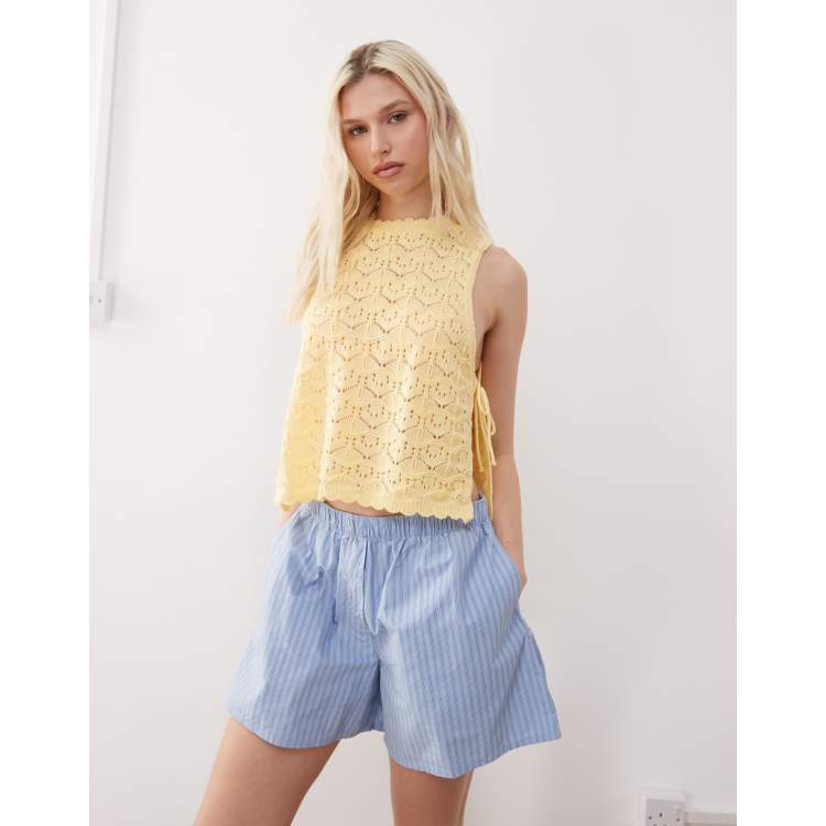 208424404-1-butteryellow?$