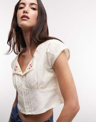 Reclaimed Vintage Cropped Shirt With Collar And Floral Embroidery In White