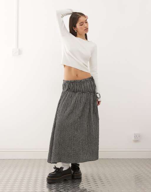 Reclaimed Vintage – Czarna wciągana spódnica midi z kokardkami w kratę