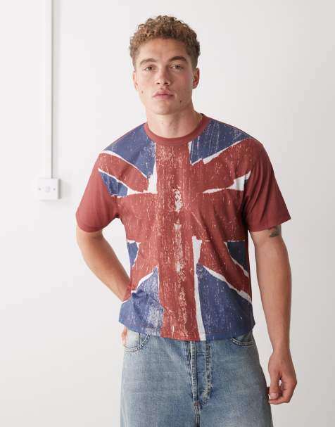 Reclaimed Vintage – Czerwony krótki i dopasowany T-shirt o pudełkowym kroju z nadrukiem z flagą Wielkiej Brytanii - view 1