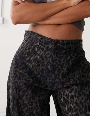 ◆BADBLOOD◆ Lion Patch Washed Barrel Pants Black Leopard w- BADBLOOD】 Lion Patch Washed Barrel Pants Dark Camo