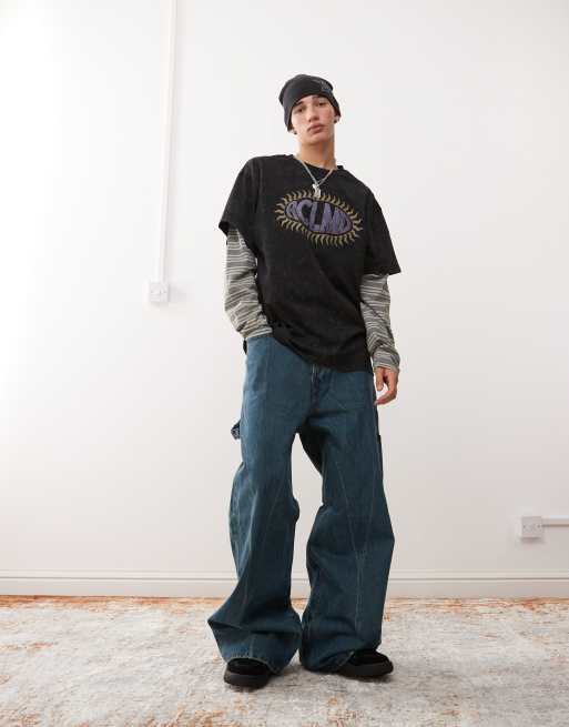 Reclaimed Vintage – Doppellagiges Oversize-T-Shirt in verwaschenem Schwarz mit Streifen und Logo