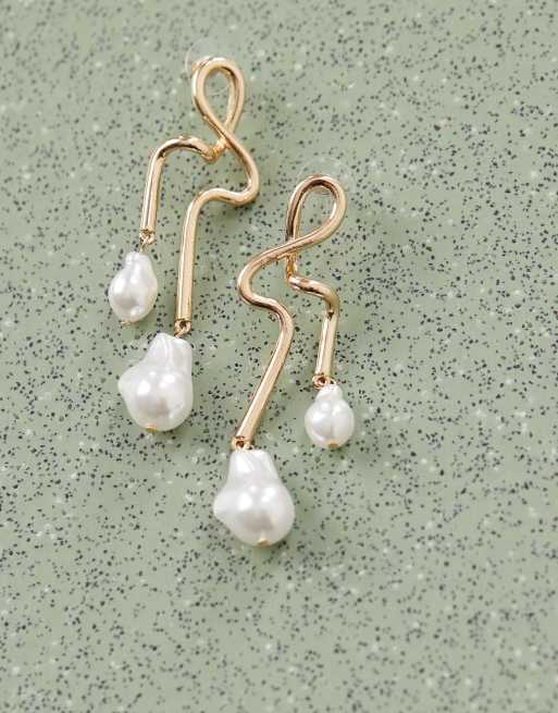 Reclaimed Vintage drippy drop earrings with pearls in gold, 2 of 3