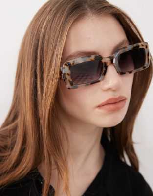 Reclaimed Vintage - Eckige Sonnenbrille in hellgrauer Schildpatt-Optik-Bunt