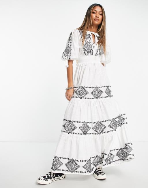 Reclaimed Vintage - Édition limitée - Robe babydoll longue - Blanc et noir contrastant