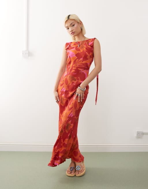 Reclaimed Vintage - Édition limitée - Robe longue à fleurs avec dos ouvert à liens - Rouge fleuri, 3 de 4