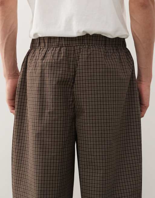 Reclaimed Vintage – Elegante Hose in Braun kariert mit elastischem Bund, Kombiteil, 4 von 5