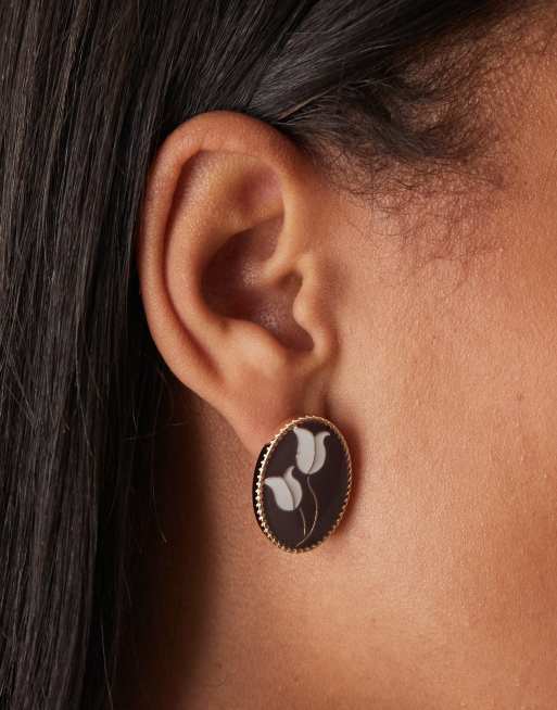 Reclaimed Vintage enamel earring with floral detail in gold, 2 of 3
