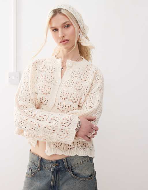 Reclaimed Vintage - Ensemble avec gilet coupe carrée et foulard au crochet - Crème