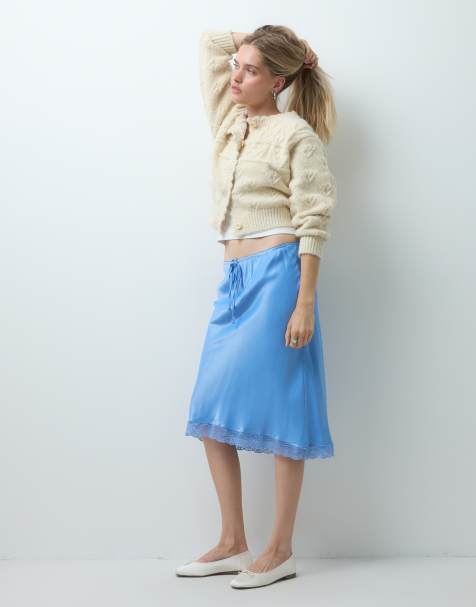 Reclaimed Vintage - Falda midi de satén de largo irregular con ribete de encaje en azul - view 1