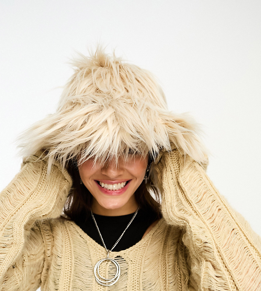Reclaimed Vintage faux fur fluffy bucket hat in natural-Neutral
