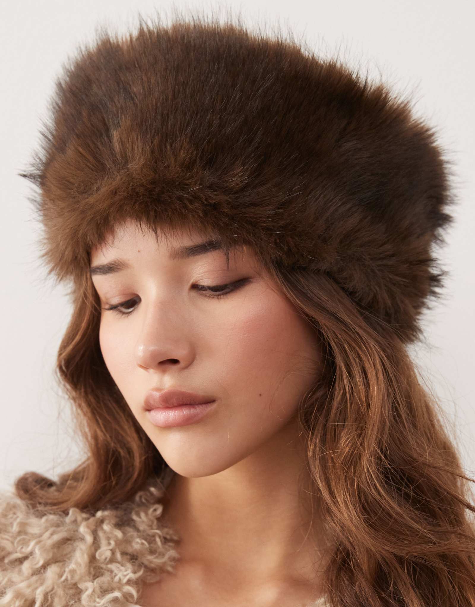 Восстановленная винтажная повязка на голову из искусственного меха коричневого цвета