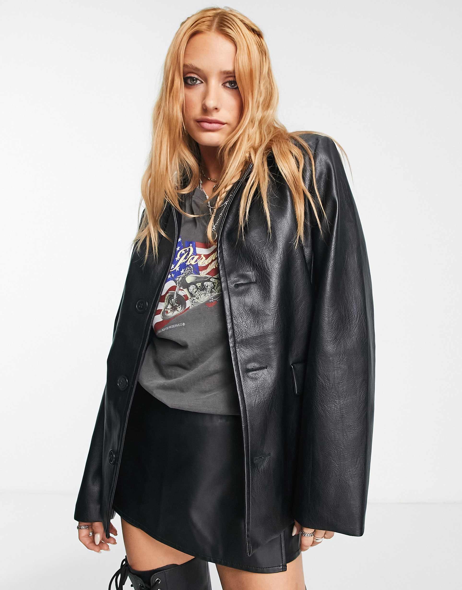 Reclaimed Vintage faux leather look blazer in black view 2
