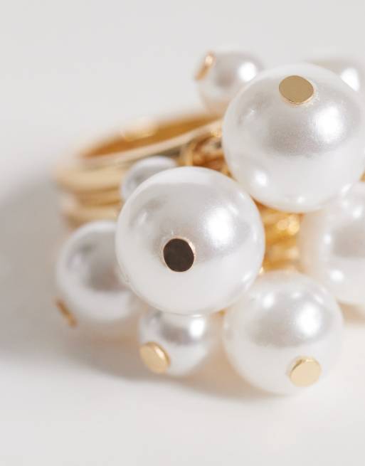 Reclaimed Vintage faux pearl charm ring in gold tone, 2 of 3