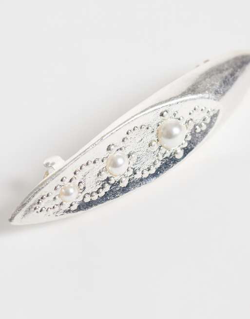 Reclaimed Vintage fermaglio worn silver con dettagli in perla, 3 di 3