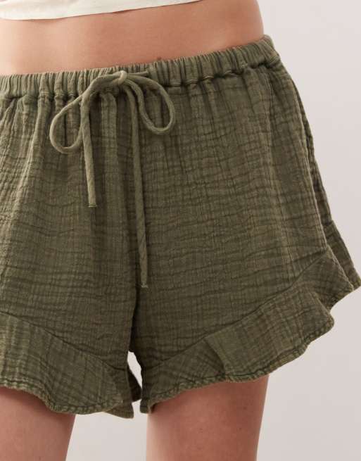 Reclaimed Vintage festival flippy pull on shorts in textured green , 4 of 5
