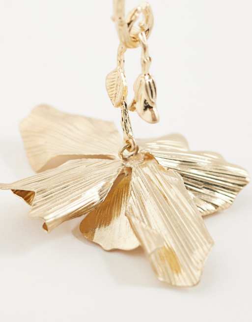 Reclaimed Vintage floral drop earrings in antique gold, 3 of 4