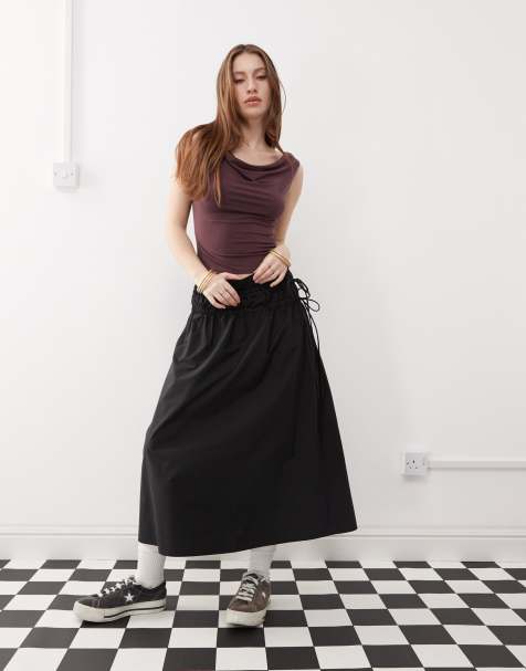 Reclaimed Vintage full poplin midi skirt with tie sides in black - view 1