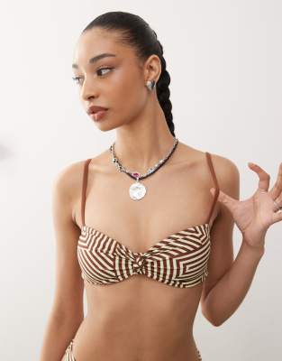Reclaimed Vintage - Geknotetes Bustier-Bikinioberteil mit gespleißtem Streifenmuster in Schokobraun