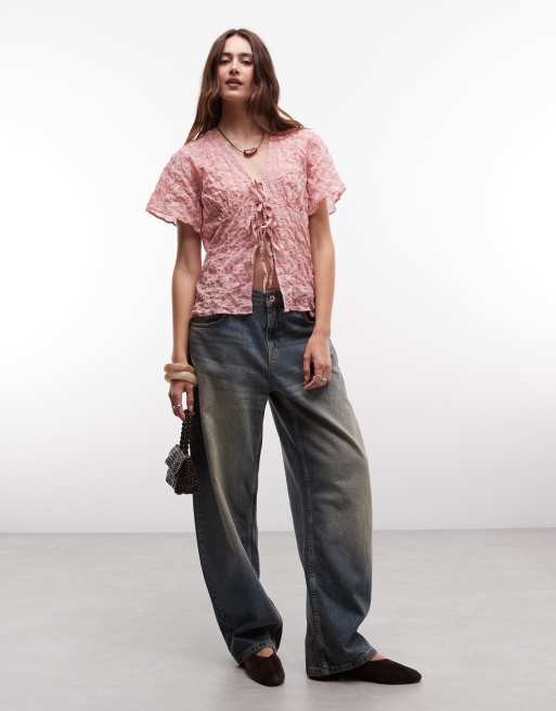 Reclaimed Vintage gennemsigtig top med tekstur, bindebånd foran og blondedetaljer i pink tern, 3 af 4