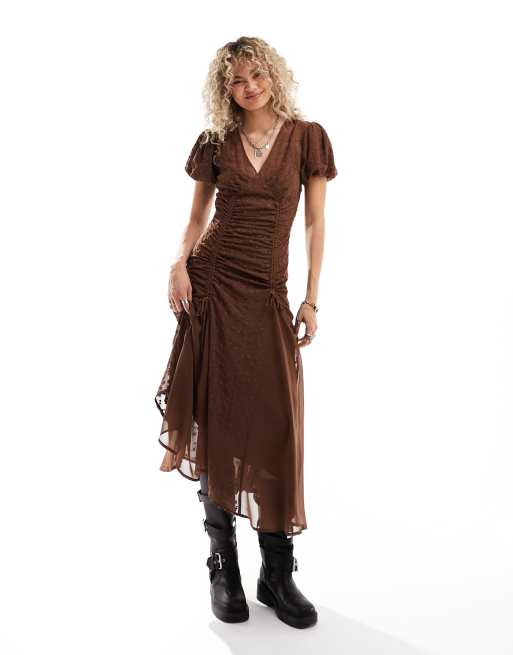 Reclaimed Vintage Gerafftes Maxi Schlupfkleid in Braun