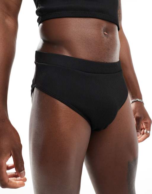 Reclaimed Vintage – Gerippte Badehose in Schwarz