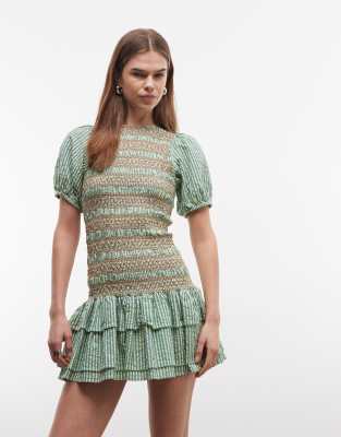 Reclaimed Vintage - Gestreiftes, gesmoktes Minikleid in Grün mit Puffärmeln und kontrastierender Einfassung in Rot-Bunt