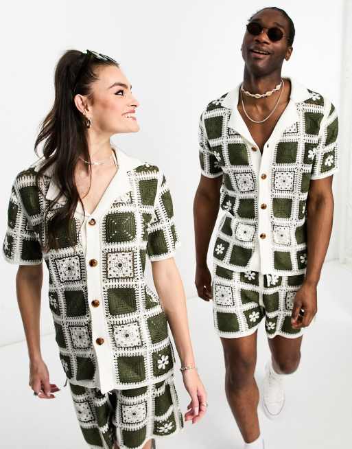 Reclaimed Vintage – Gestricktes Unisex-Hemd in Khaki mit Reverskragen und Patchwork-Muster, Kombiteil