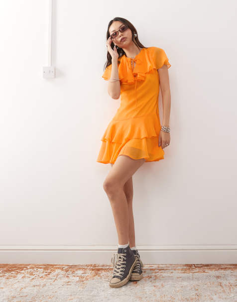 Reclaimed Vintage – Gestuftes Minikleid Orange mit Cape-Detail - view 1
