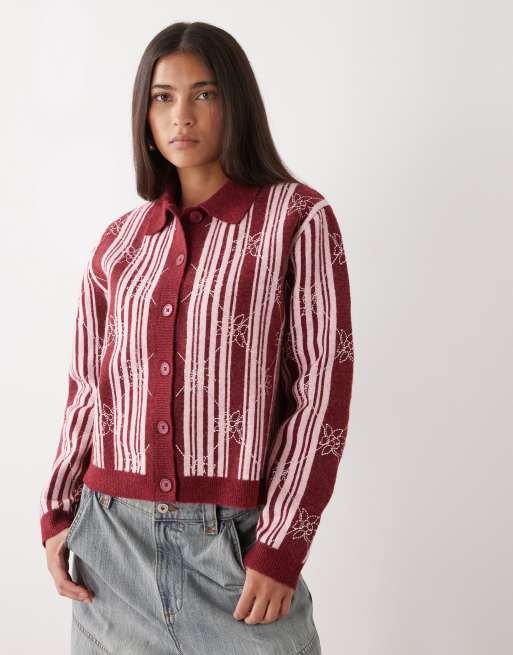 Reclaimed Vintage - Gilet en maille à col polo à rayures et coutures florales brodées - Rose et bordeaux