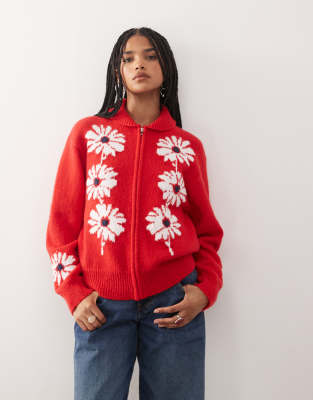 Reclaimed Vintage - Gilet en maille avec fermeture éclair et motifs fleurs - Rouge cerise